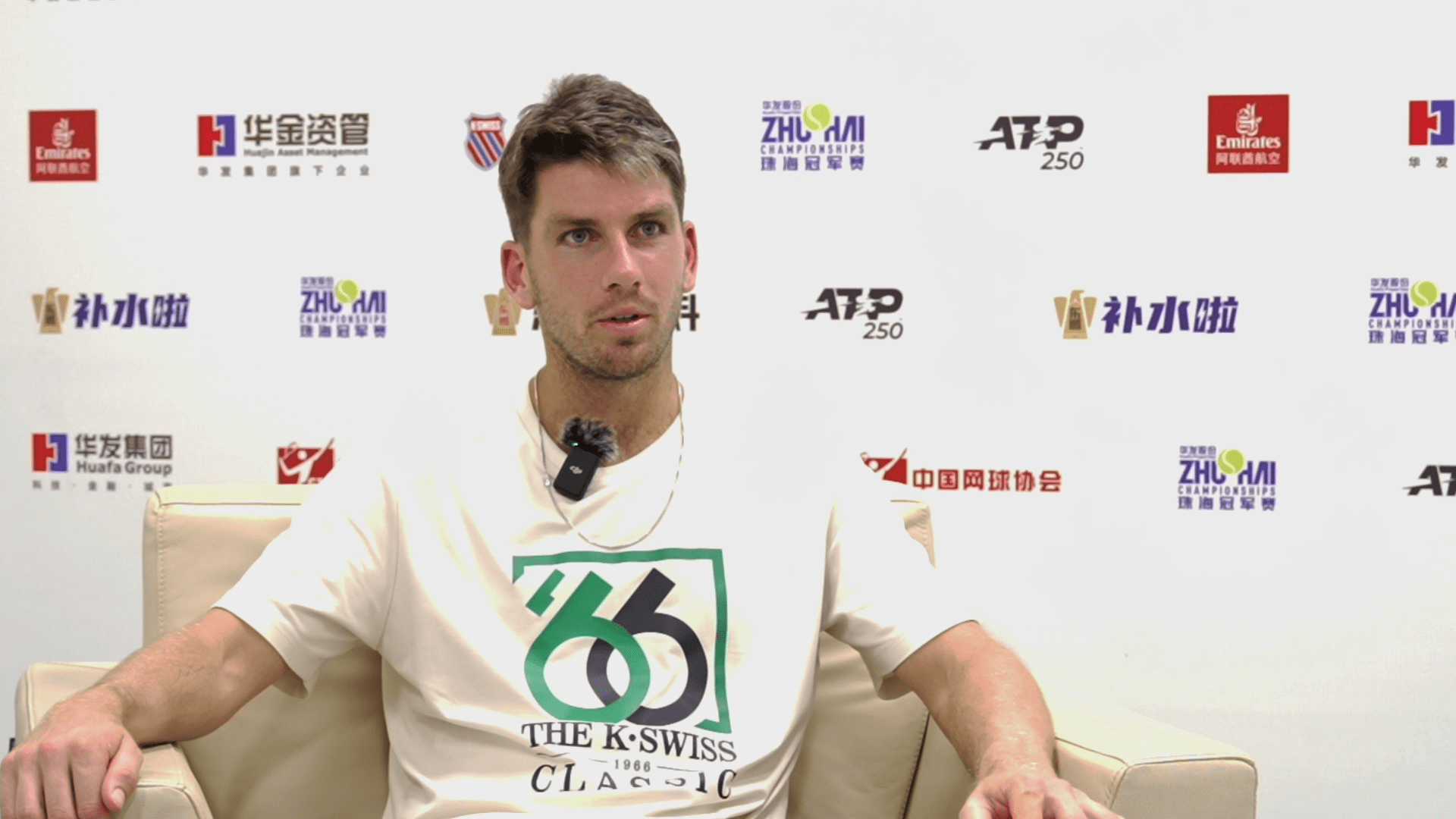 暴露了许多 暴露了许多