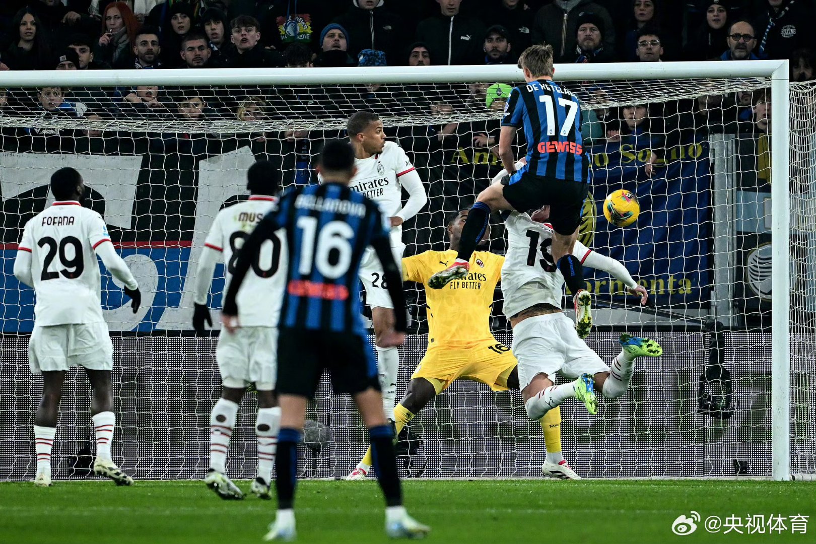 更多泳池少 更多泳池少